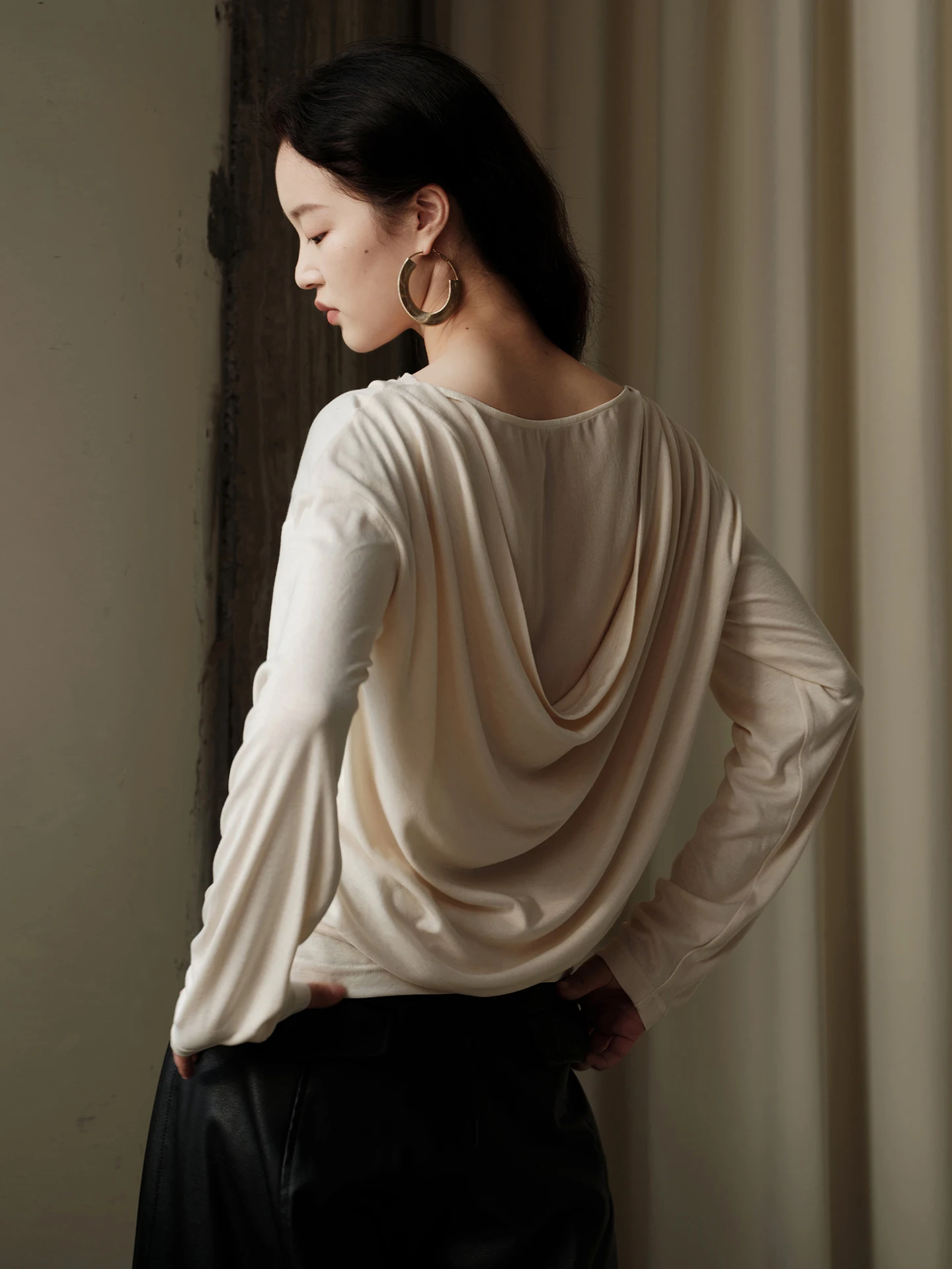 

Ele Two-Tone Slim Fit T-irt Base irt Chic ter Ne Design Commute Sle Long Sve Autumn Wear Ladies Top