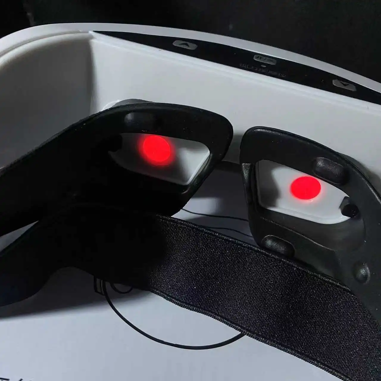 Third Generation Red Light Flicker Amblyopia Astigmatism Hyperopia Training Device Myopia Eye Massage Device