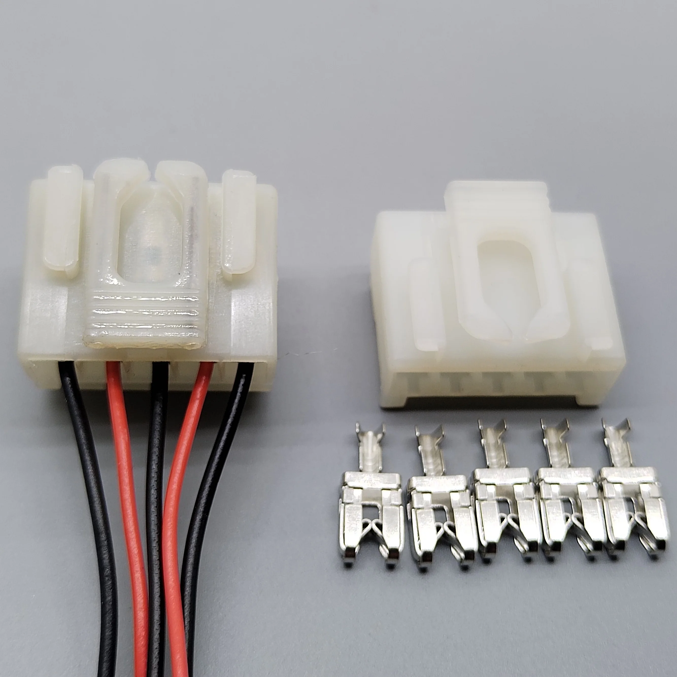 94509-5520 5Pin White Pigtail Socket for Universal Vehicles Aging Interior Cabin Wire Harness Renewal car connector