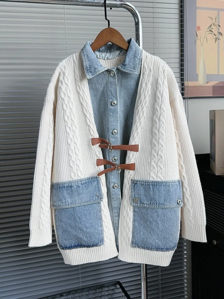 

Американский винтажный дизайн, кардиган, джинсовый лоскутный искусственный свитер из двух предметов с повязками и карманами, вязаные топы, ленивый стиль, 2025 г., женская одежда