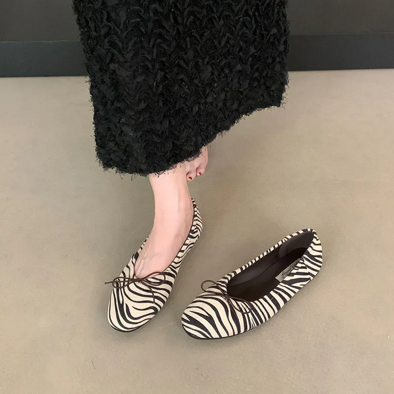 Neue modische Ballerinas mit Schmetterlingsknoten für Damen, flache Schuhe, lässige Ballerinas mit runder Spitze, flache, weiche Damen-Slipper. – Detail 5
