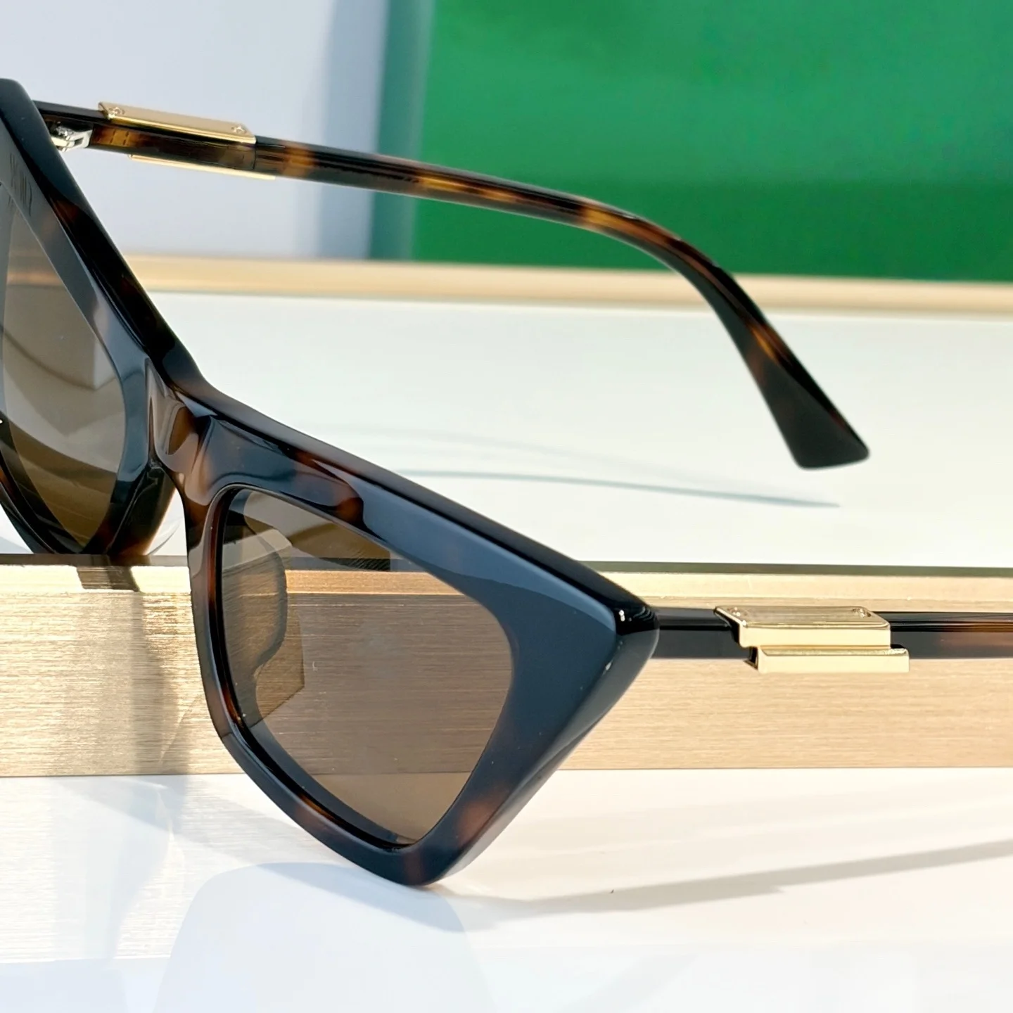 1466S Cat Eye Sunglasses Man Woman, Tortoise Acetate Frame Sun Glasses, Gold Metal Buckle Decor UV Eyewear