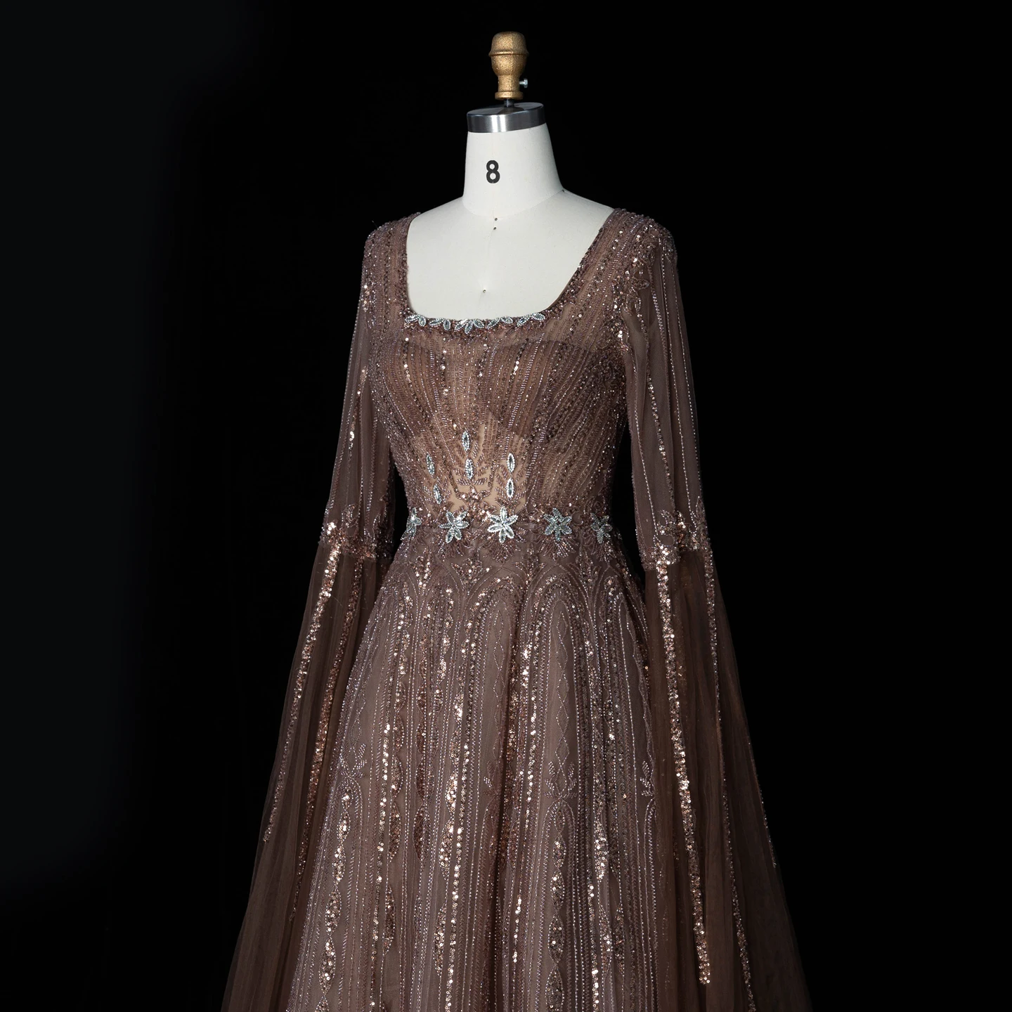 Sharon Said Luxuriöses Braunes Abendkleid mit Quadratischem Ausschnitt, Langen Glockenärmeln, Schwer Perlenbestickt, Dubai Formelle Partykleider SS065 Maßanfertigung – Detail 13
