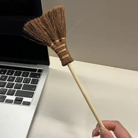 1Pc [Mini Wooden Broom] Reusable Mini Wooden Broom with Brown Bristles - Medium Firmness, No Electricity Needed