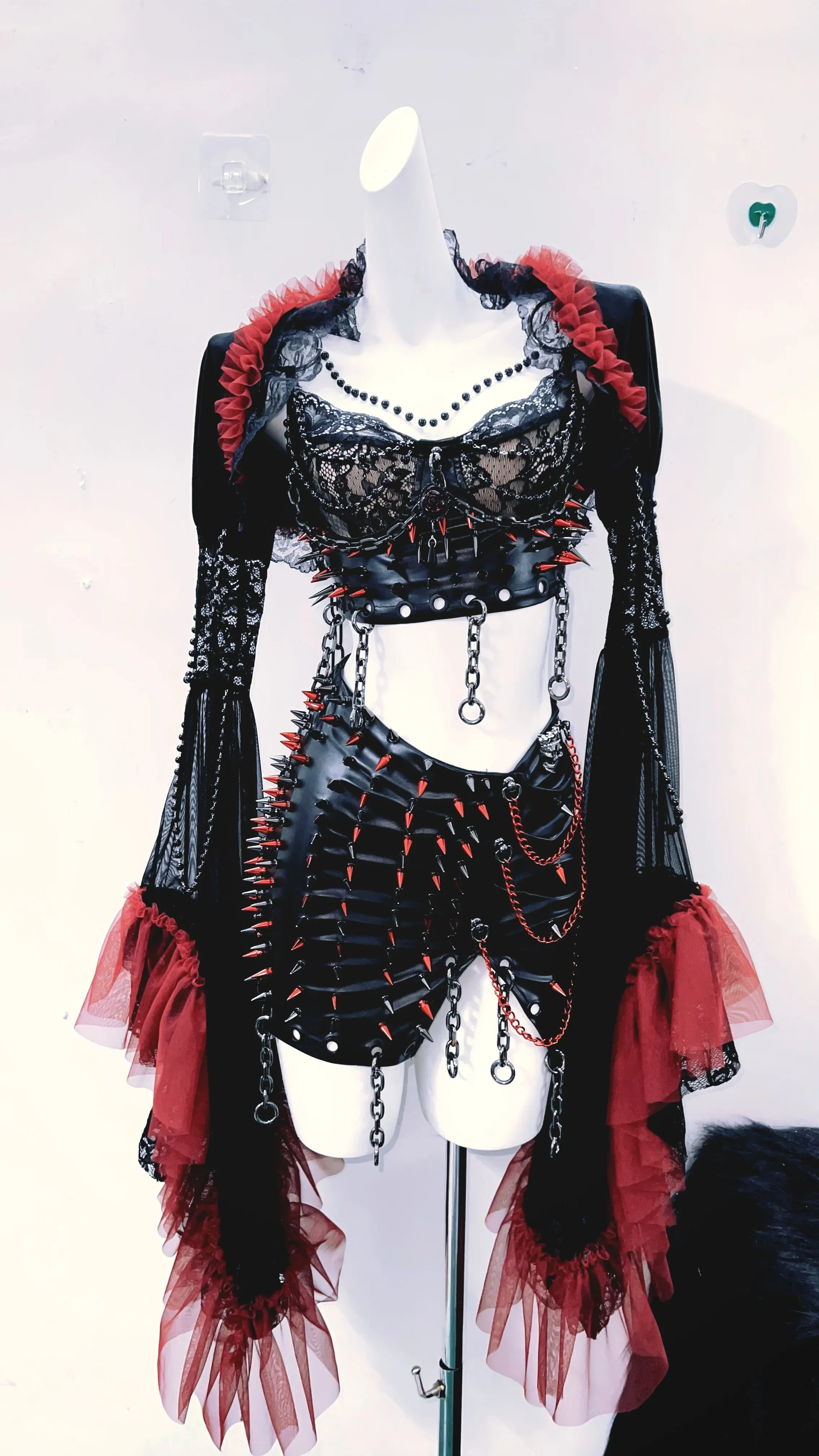 Y2k موضة بوستير topy2k قطع علوية قصيرة ملابس قوطية برشام تانك القمم القوطية الشرير تانك القمم خمر y2k الملابس السوداء