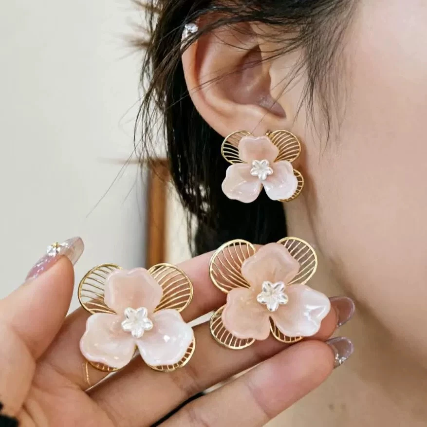Golden Hollow Out Metal Flower Frame Stud Earrings for Women Pink Acrylic Petals Earrings Unique Trendy Party Jewelry Gifts