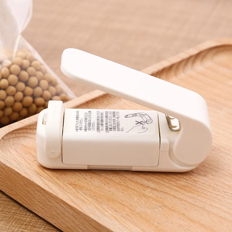 Kitchen Storage Bag Clips Mini Portable Sealing Machine Plastic Bag Sealer Sealing Machine Food Packaging Keeping Fresh