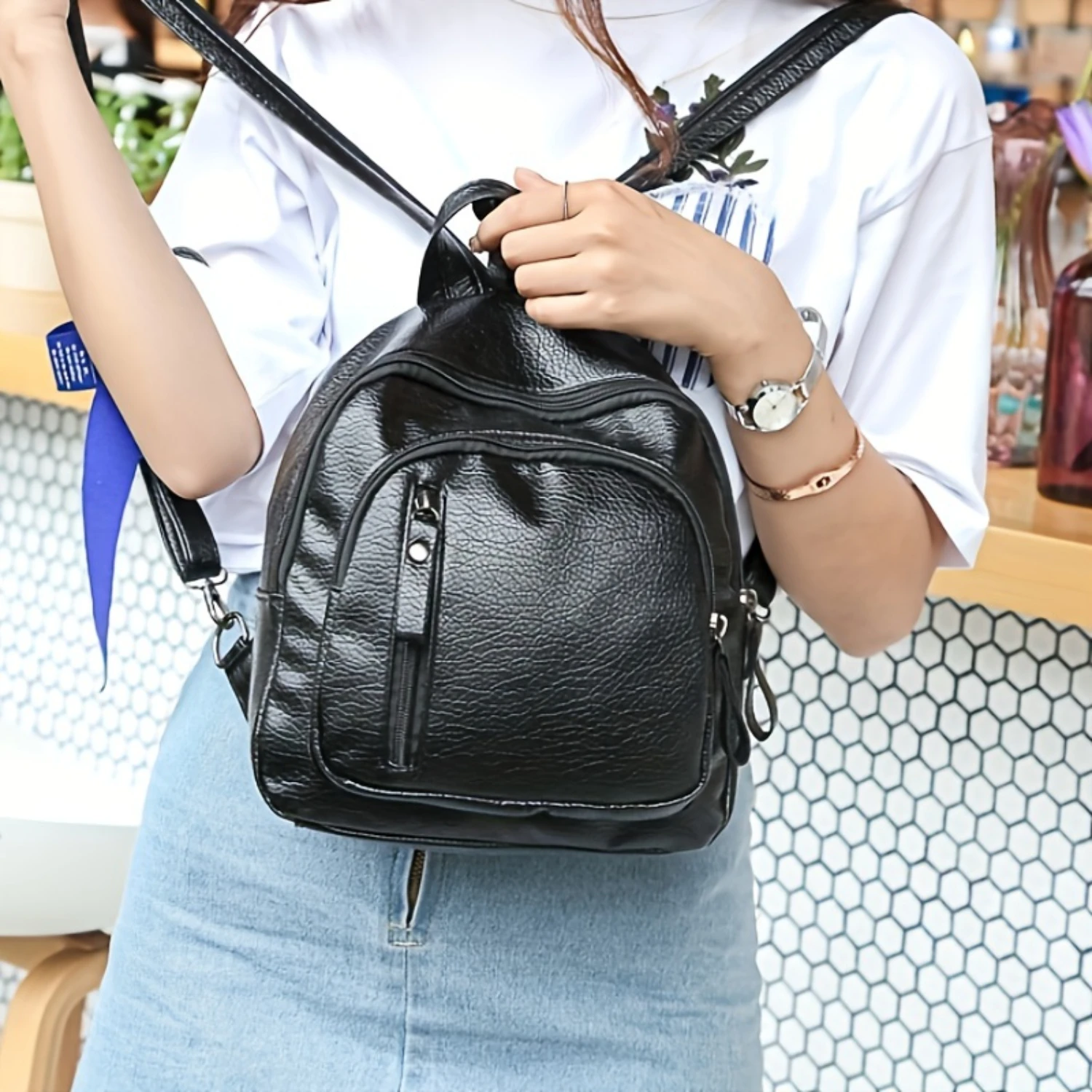 

"PU Leather Small Fashion Backpack - Stylish & Simple Design"