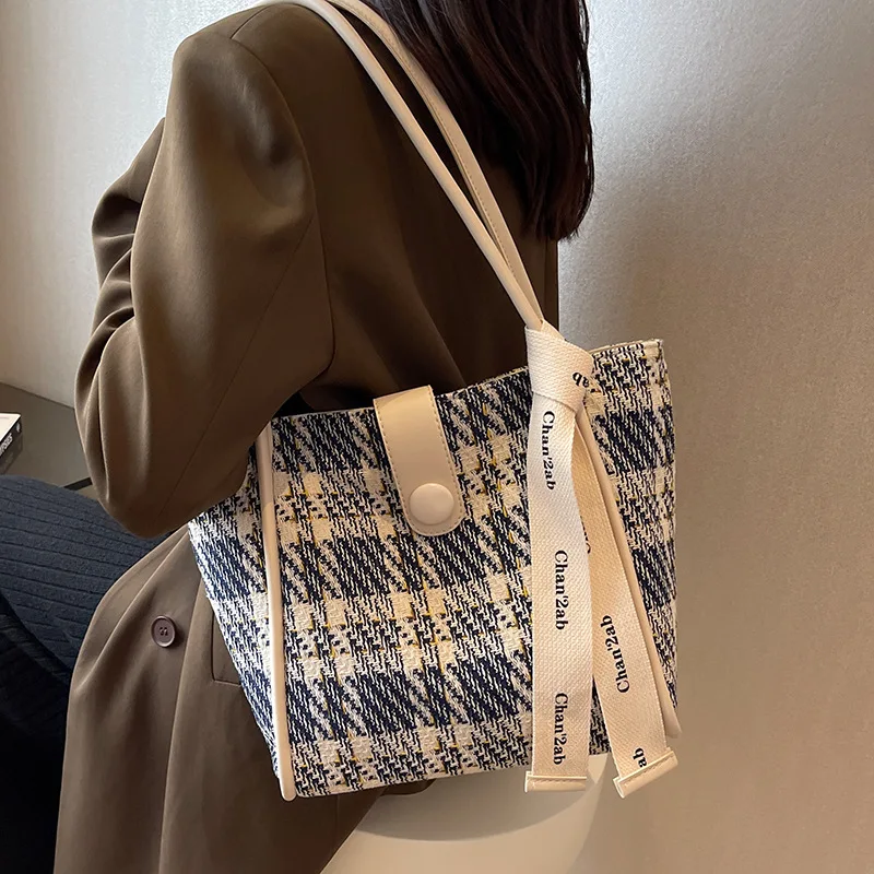 

2025 Spring - Summer New Arrival Women's Spacious Canvas Shoulder Bag - Stylish, Versatile & High - End Texture