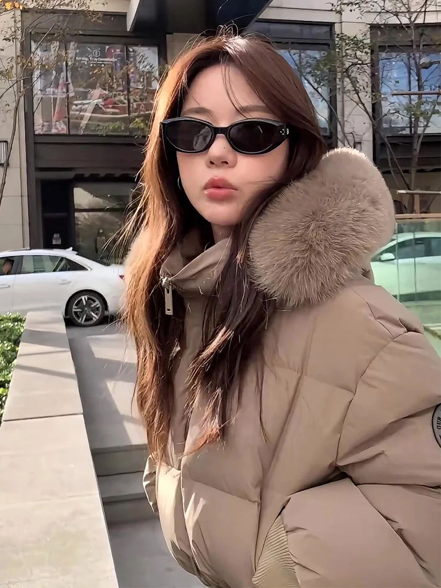 

Повседневная короткая женская зимняя куртка-пуховик с 90% белым пухом, меховым воротником, воротником-стойкой, приталенного кроя, теплая, для улицы