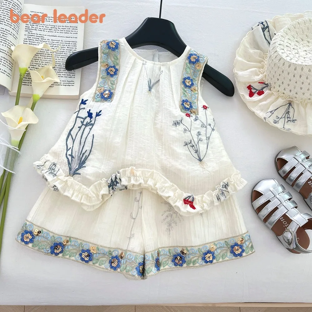 

Bear Leader Summer Fashion New Children's Set Sweet Girls Clothes Flower Bow Decoration Sleeveless Hollow Top + Shorts + Hat