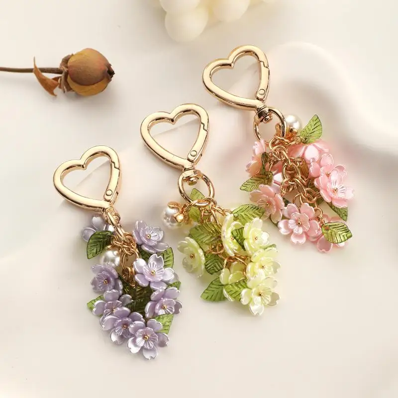 Fashionable And Creative Flower Filled Heart-shaped Keychains, Bag Decorations, Luggage Hanging Keychains
