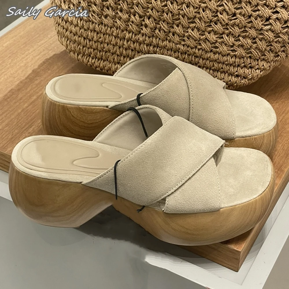 

Suede Cross Strap Strange Wooden Heel Slippers 2024 Spring New Outdoor Chunky Heel Sandals Retro Open Toe Beach Casual Shoes