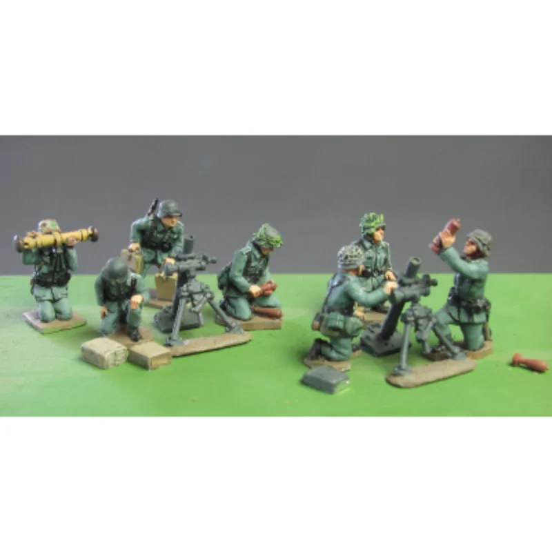 1/72 Scale Resin Figure Model Kit  Military GK Army 8cm mortars and crew Microscene configuration unassembled  unpainted