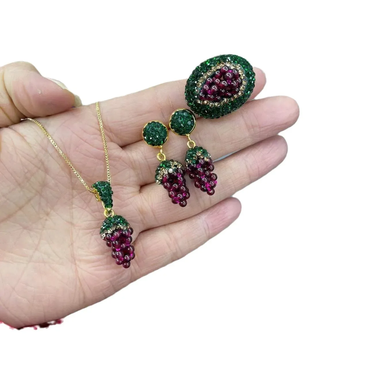 Natural garnet woven grape clay inlaid three-piece set vintage natural stone jewelry wholesale direct sales