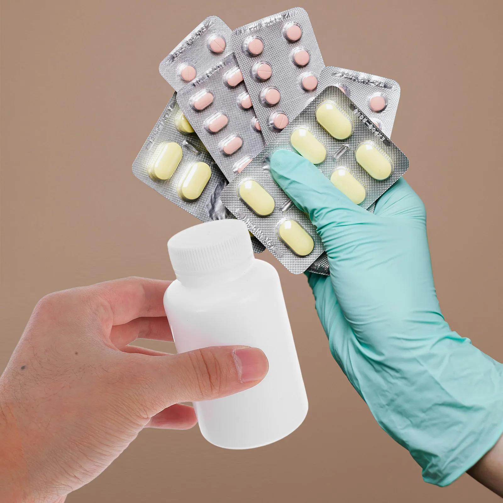 

20Pcs Plastic Pill Bottles White Opaque Secure Screw Cap Portable Travel Medicine Container Small Pill Bottle Powder Vial