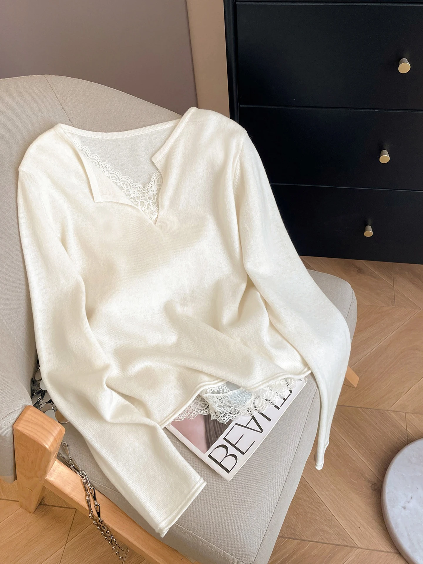 

Soft Korean Style Lace Splice Knitted Shirt Spring New Loose Fit Skin-friendly Long Sleeve Base Layer Top Fashionable Sweater