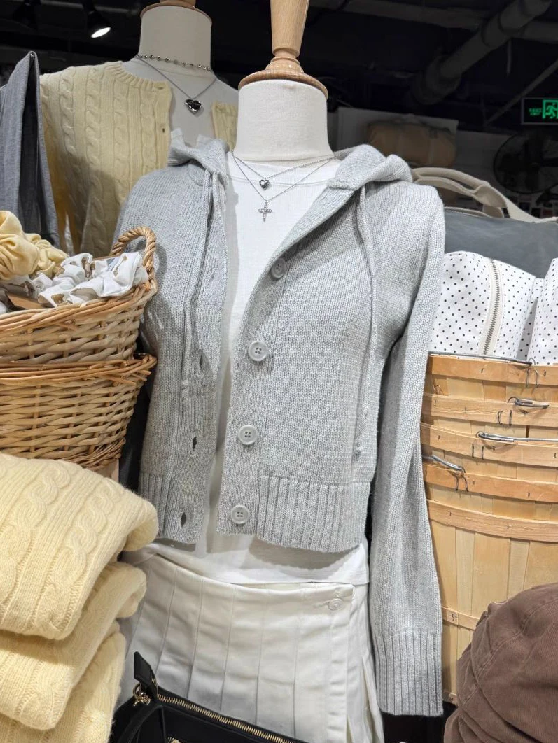 

Серый вязаный укороченный свитер, кардиган, женский осенний однобортный однобортный с длинным рукавом и капюшоном на шнурке, тонкий укороченный топ, хлопковые свитера