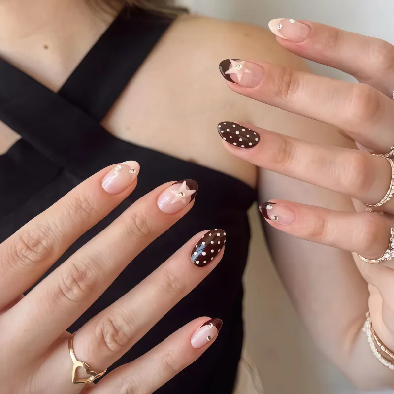 24pieces of handcrafted pearl white French press-on nails elegant romantic minimalist high-end sexy and light luxury nail view 4