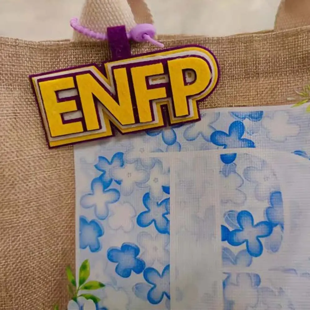 スイートレター MBTI キーホルダー 韓国風キーリング 不織布ペンダントチャーム バッグペンダント 16種類の性格キーホルダー ギフト