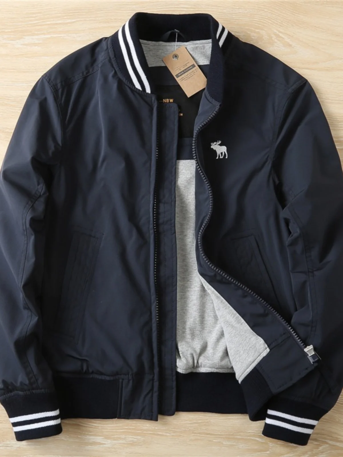 

Мужская куртка в американском ретро-стиле с воротником-стойкой, свободного кроя, повседневная, весна-осень, из полиэстера, ветрозащитная, на молнии, однотонная