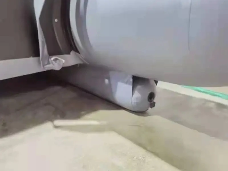 Grand bateau gonflable robuste populaire de 5.5m 6m 6.5m 7m 7.5m avec deux petits tubes au fond