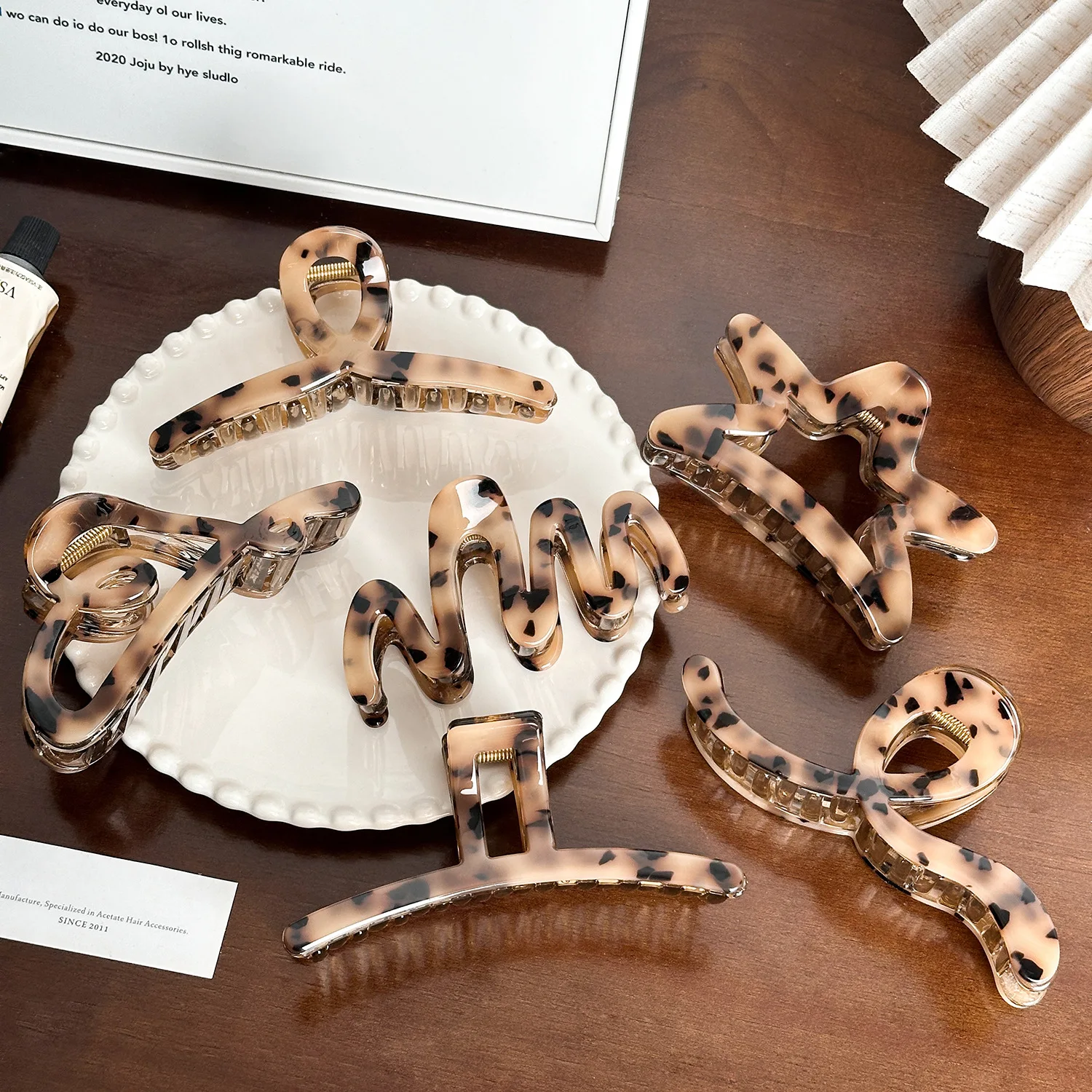 

Dowell High Quality Acetate Material Large Claw Clip Women's Hair Accessories for Thick Hair