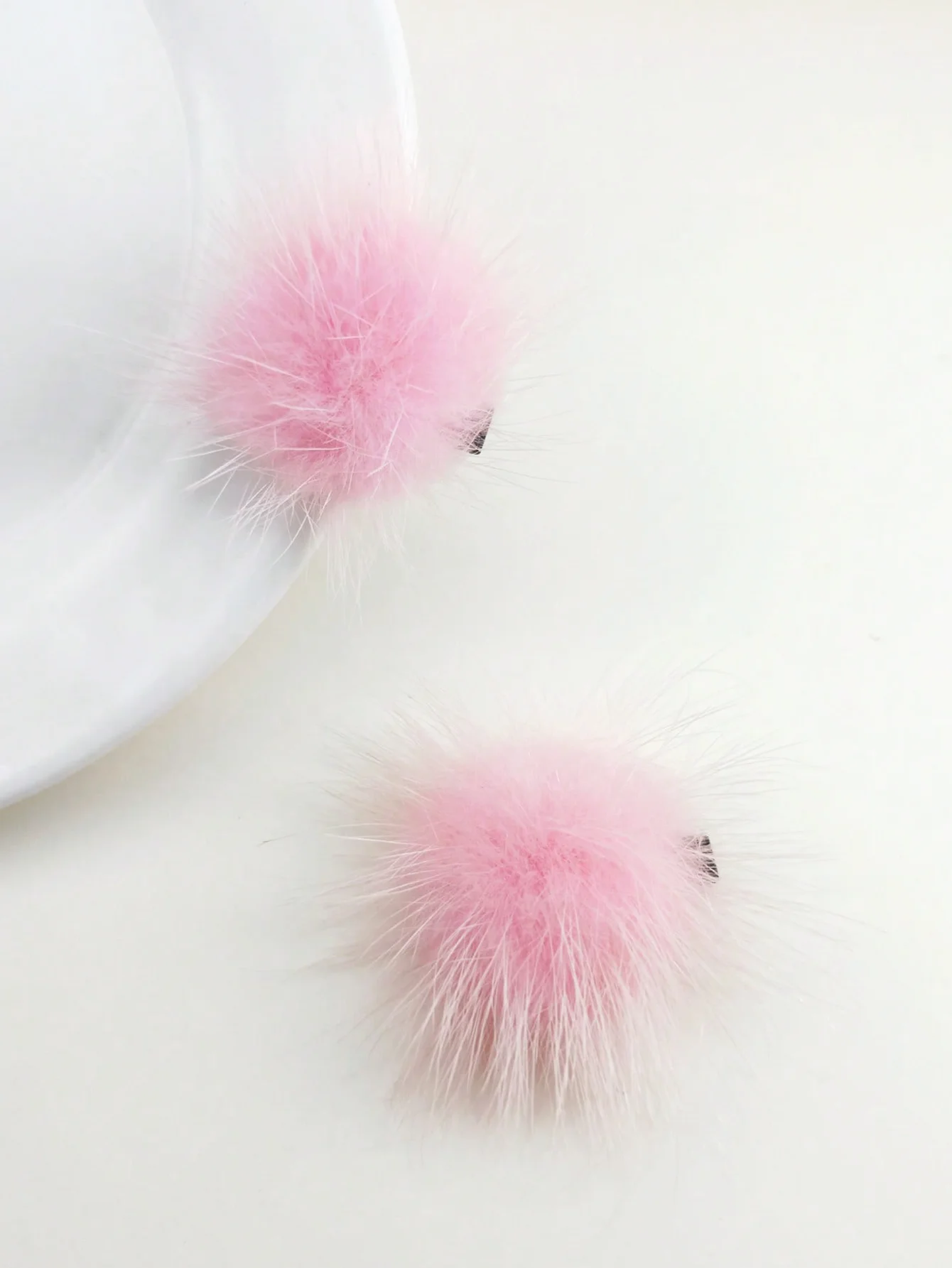 

2 шт./упак. Заколки для волос с помпонами 4 см, однотонные, для женщин, для повседневного использования, милые, розовые аксессуары, заколки-крабики для волос