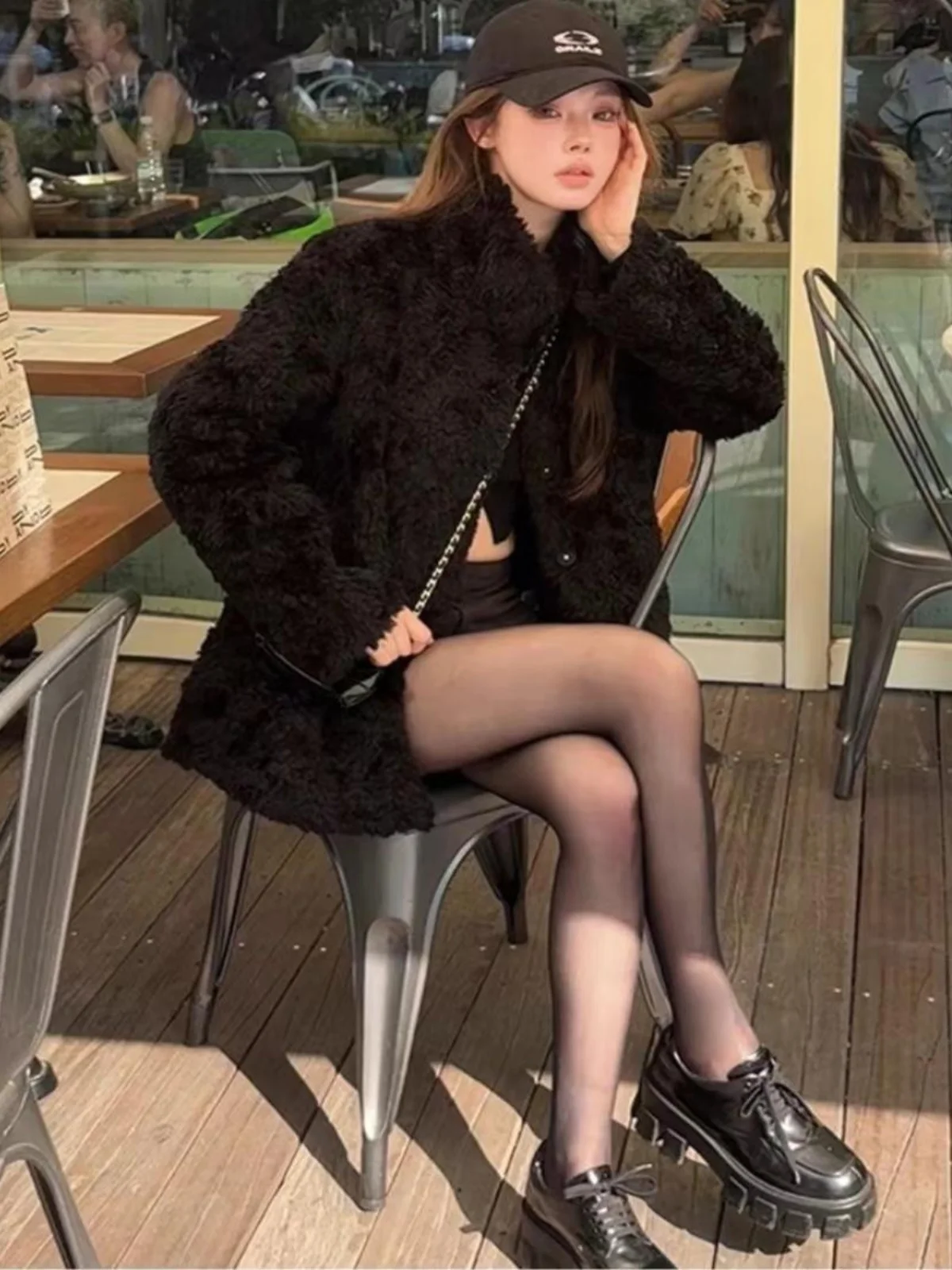 شتاء 2024 Thiened الوقوف طوق معطف الفرو المرأة الشارع Sle منتصف طول البخاخ Jaet وهمية الفراء Inteated الجلود معطف دافئ