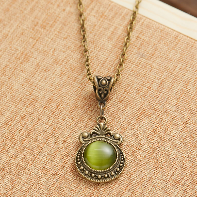 

Vintage Trendy Green Color Oval Pendant Necklace, Women's Niche Personalized Ethnic Holiday Party Jewelry Accessories Gifts
