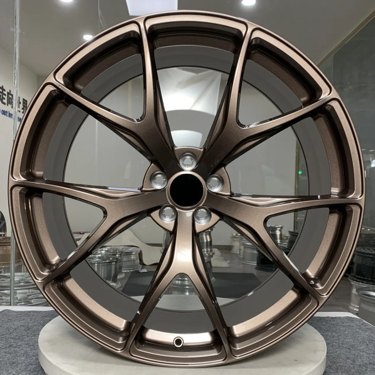 

Suitable for ideal L7 L8 L9 car modification and upgrade 21-inch wheels, suitable for asking the world NIO road/tiger models
