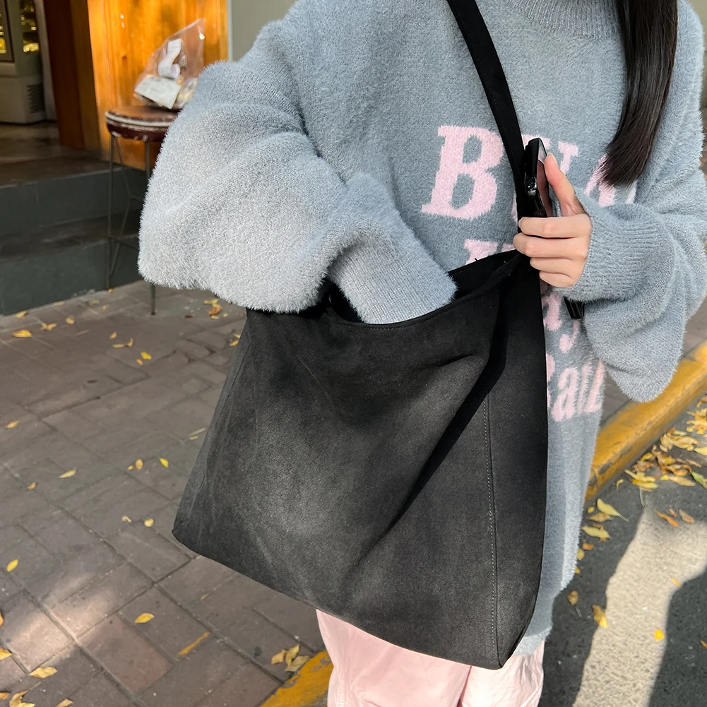 

Women Large Capacity Shoulder Bag Stylish Casual Handbag Fashion Retro Classic Purse for Daily Use Solid Color Handbag