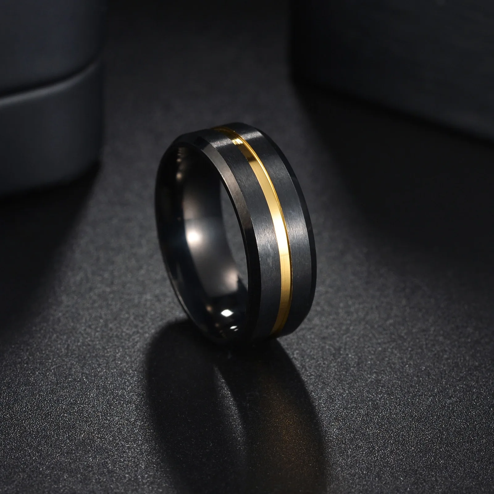 Fashion 8MM Men Stainless Steel Rings High Quality Gold Color Groove Engagement Rings For Men Wedding Band Jewelry Wholesale