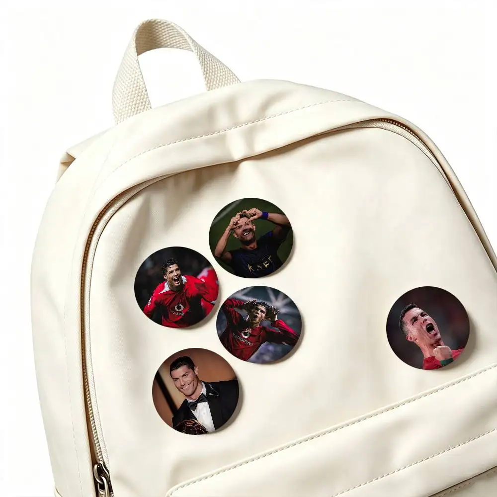 C-Cristiano Ronaldo CR7 Football 25mm 32mm 44mm 58mm 75mm Brooches Badges Pins for Accessories Gift
