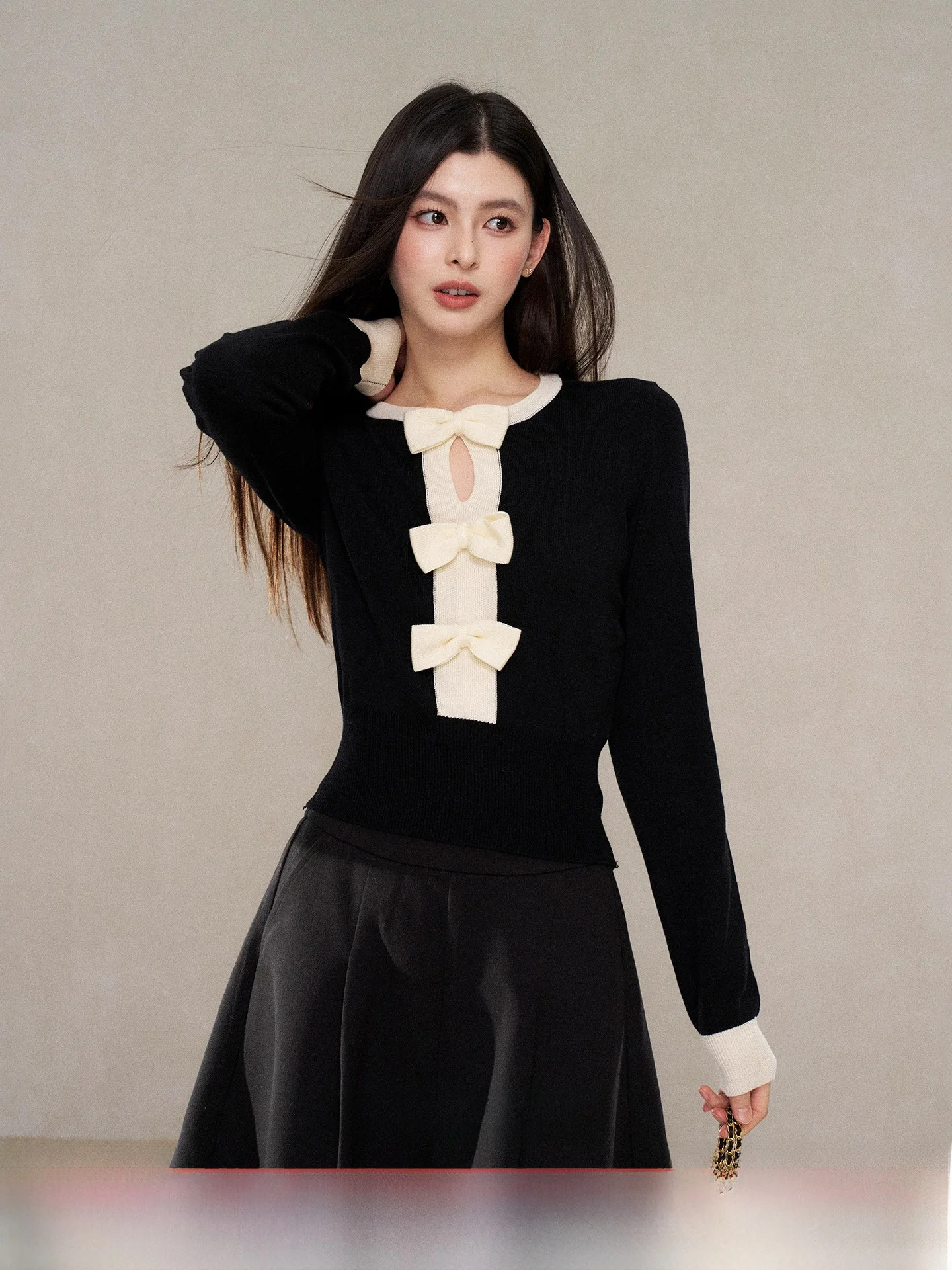 

Женский свитер с узлами и контрастными вставками, новинка зимы, облегающий универсальный топ, контрастные цвета, стильный и универсальный.