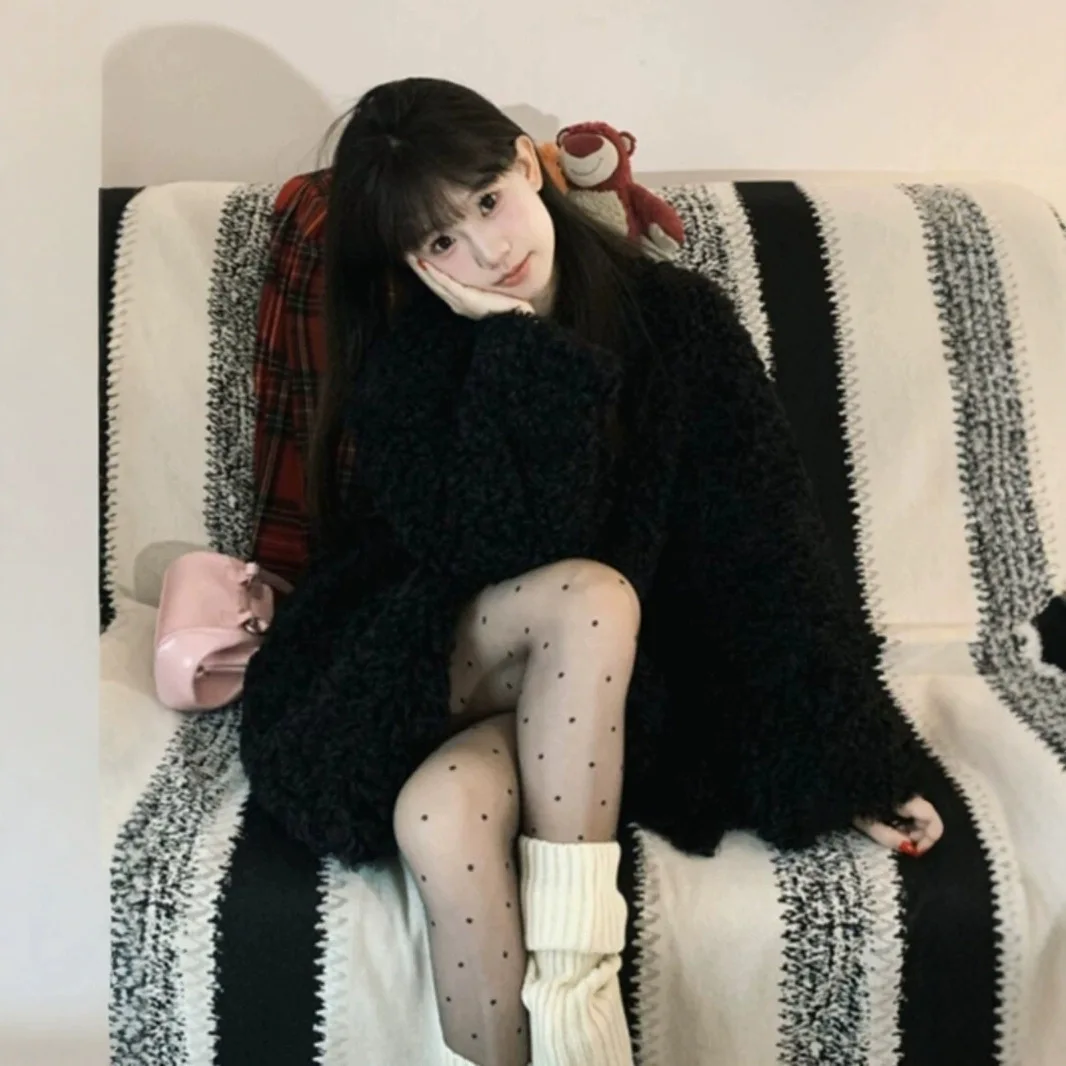 معطف نسائي من فرو الصوف الصناعي سترة قصيرة متينة بياقة مقلوبة وأكمام طويلة مفتوحة الغرز مستقيمة أنيقة غير رسمية لخريف وشتاء 2025