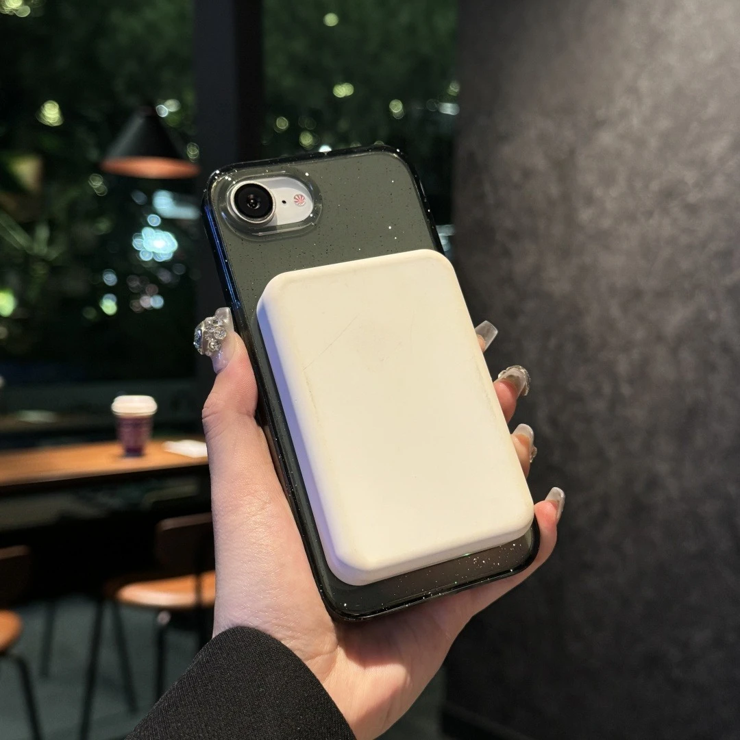 ブリンブリングリッター Magsafe ケース iPhone 16e 透明アクリル磁気ワイヤレス充電カバー iPhone16 E i16e SE 4 カバー