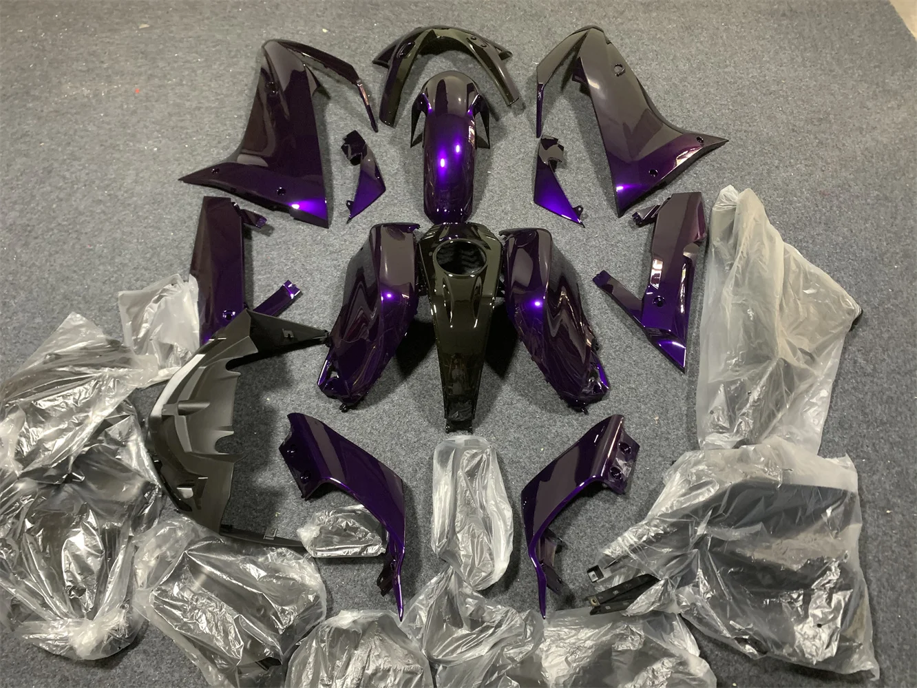 مجموعة هدايا الدراجة النارية مناسبة لـ R15 2019 2020 2021 2022 2023 2024 R125 19 20 21 22 23 مبيت الدراجة النارية الأرجواني #4