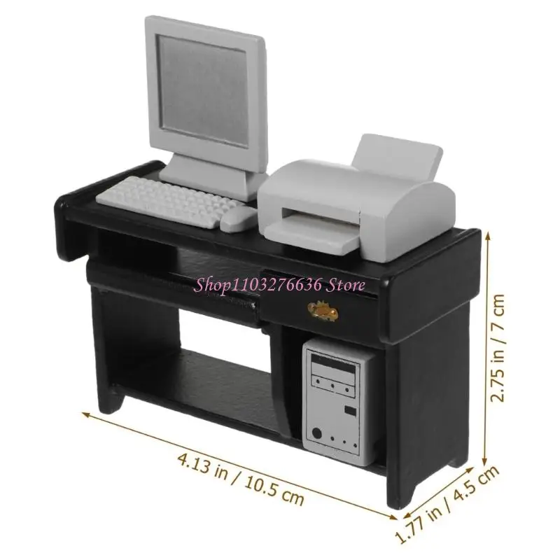 Zestaw szczegółowych mebli biurowych w skali 1/12, zawierający biurko, krzesło, drukarkę, komputer, miniaturowe akcesoria do domku dla lalek.