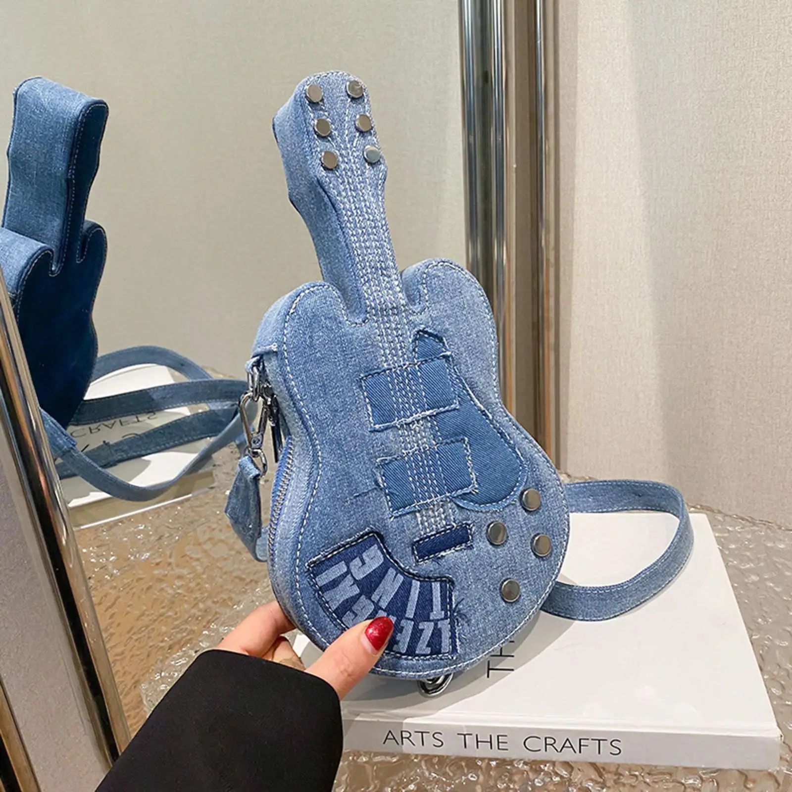 

Guitar Shape Crossbody Bag Trendy Shoulder Bag for Women for Street Party Travel