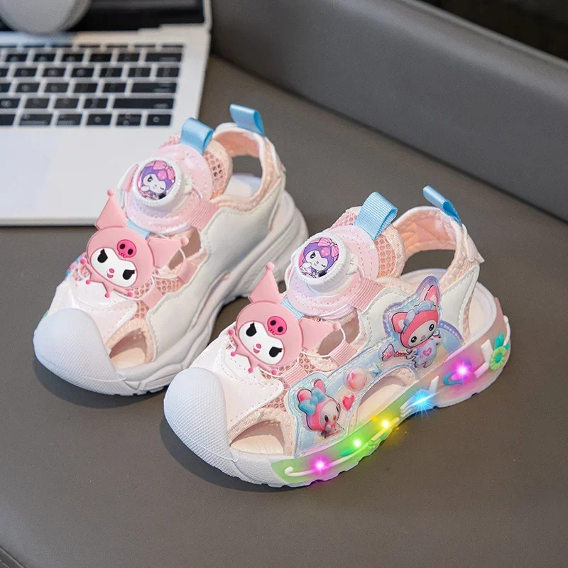 

girls LED sandals girls kids mesh rotating button beach shoes Sanrio summer new hello kitty cartoon luminous Baotou casual shoes