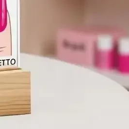 Placa de exibição de formas de unhas, placa acrílica transparente, base de madeira com diamante, adereço para arte em unhas, desktop, arte em unhas, placa de exibição