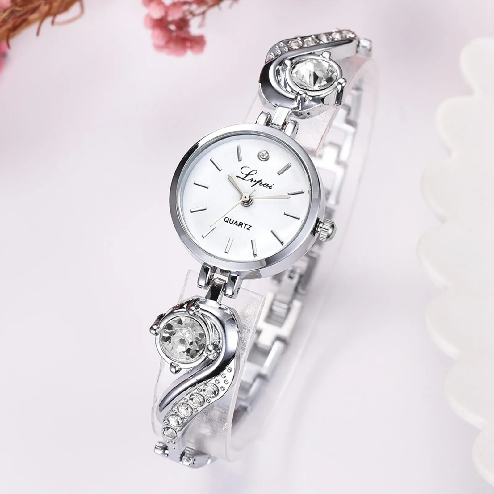 

Women's Fashion Watch Steel Bracelet Sleek Minimalist Ladies Quartz Wrist Watch Diamond Ladies Clock Relogio Feminino