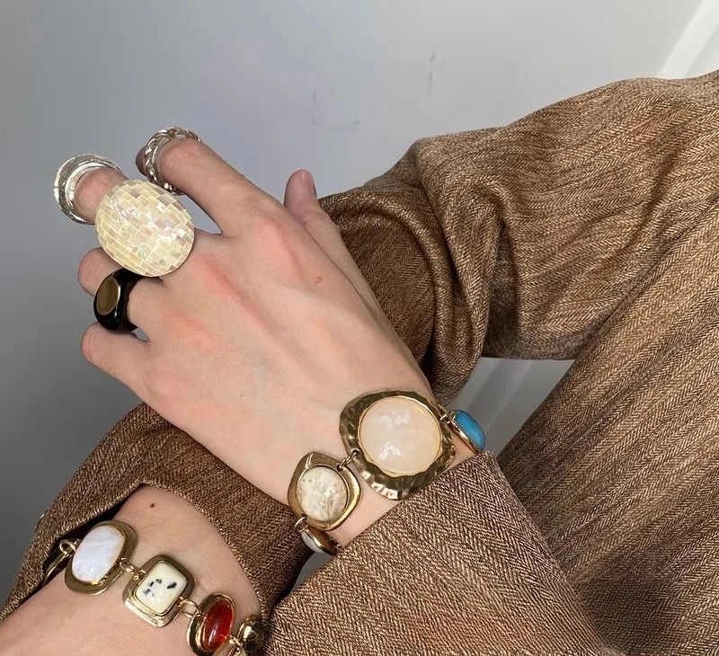 

Fashion, Retro Color Treasure Style Three-dimensional Earrings Exaggerated Gorgeous Personality Bracelet Earrings
