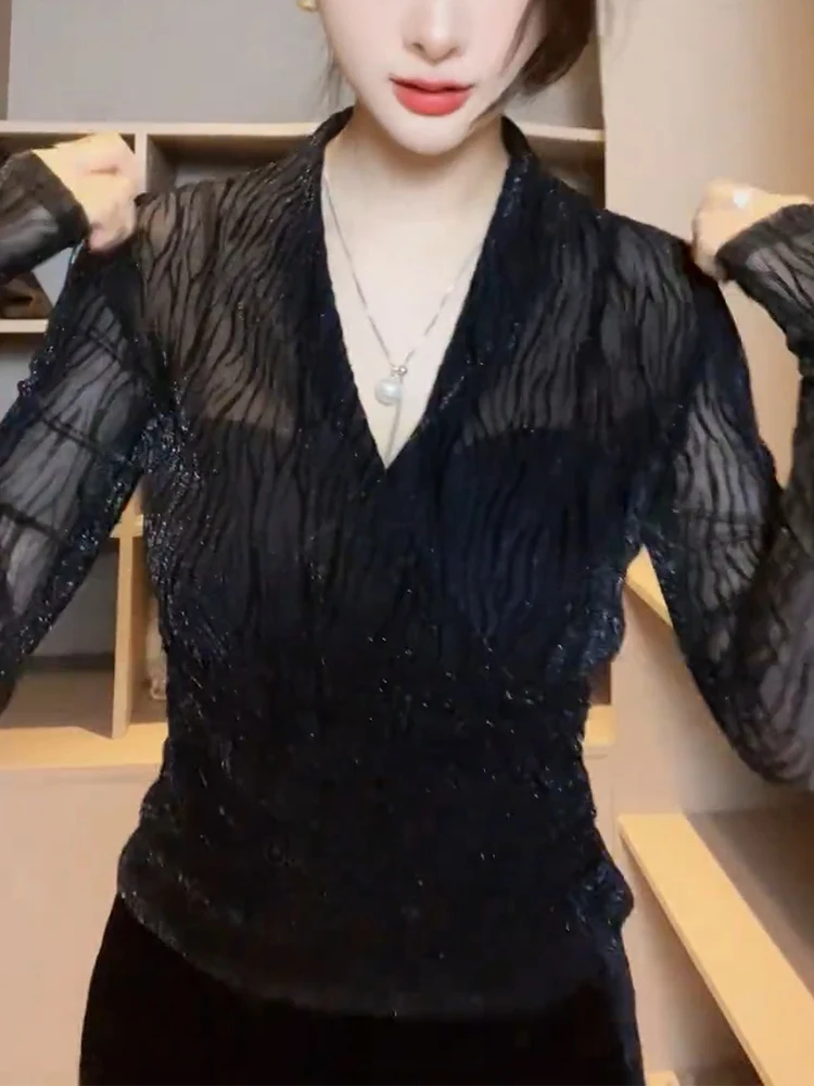 

Весна 2025: Модный дизайн, женская футболка больших размеров с V-образным вырезом, плиссированный топ для коррекции фигуры в корейском стиле, для повседневной носки