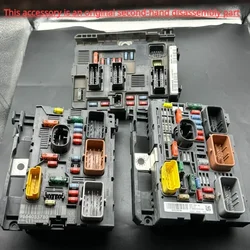 Usado Genuine Bonnet Fuse Box Unidade Controlador de Montagem, BSM R05 9666700480 para Peugeot 307 308 408, Citroen C4 Berlingo