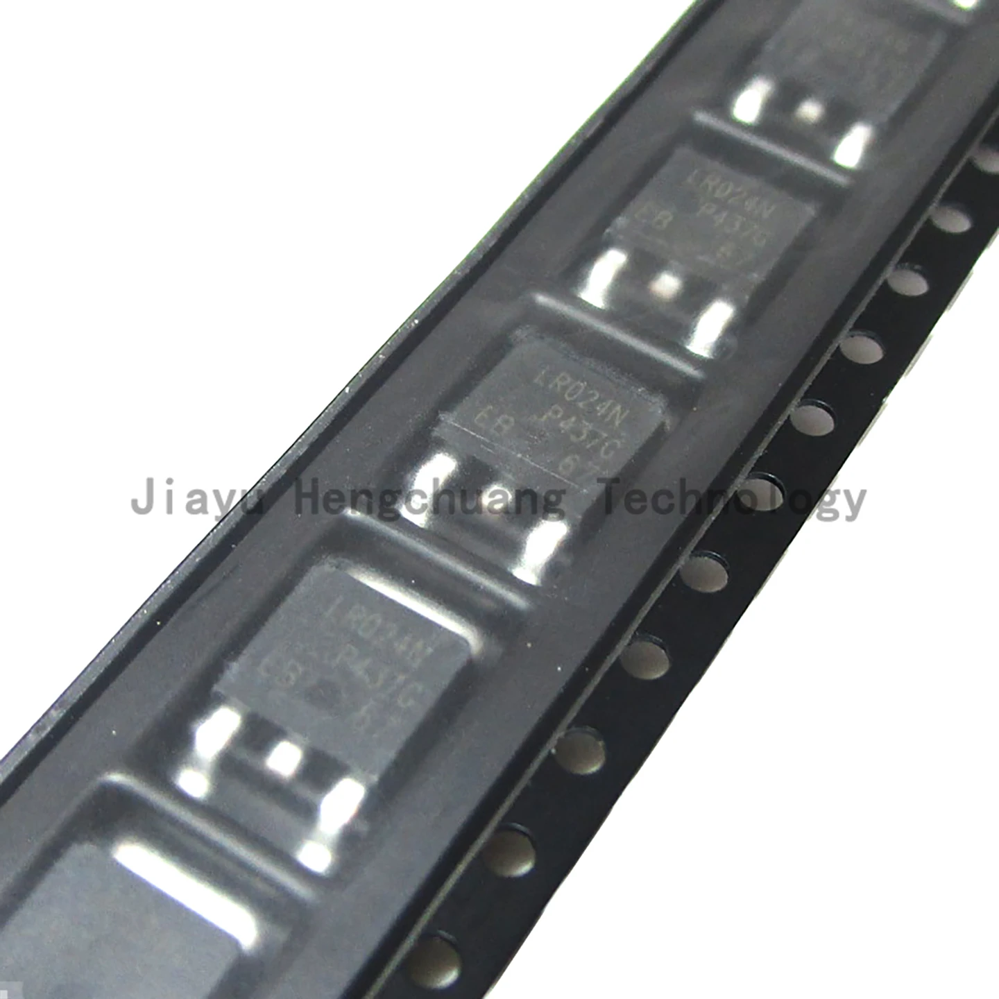 10 PZ IRLR024NTRPBF LR024N FR024 IRLR014TRPBF LR014N LR120N LR2905Z LR2905 TO-252 MOSFET a canale N