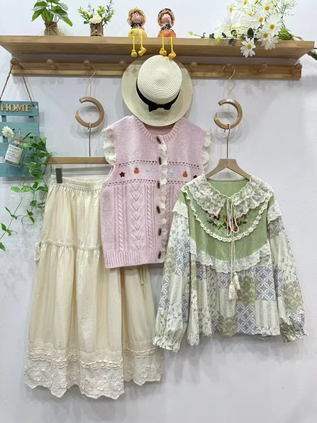 جديد 2025 قميص كتان قطني بأكمام طويلة للخريف ، دانتيل مطرز مكشكش للنساء ، بلوزة فضفاضة للتنقل الجميل من Mori Girl T58555CC