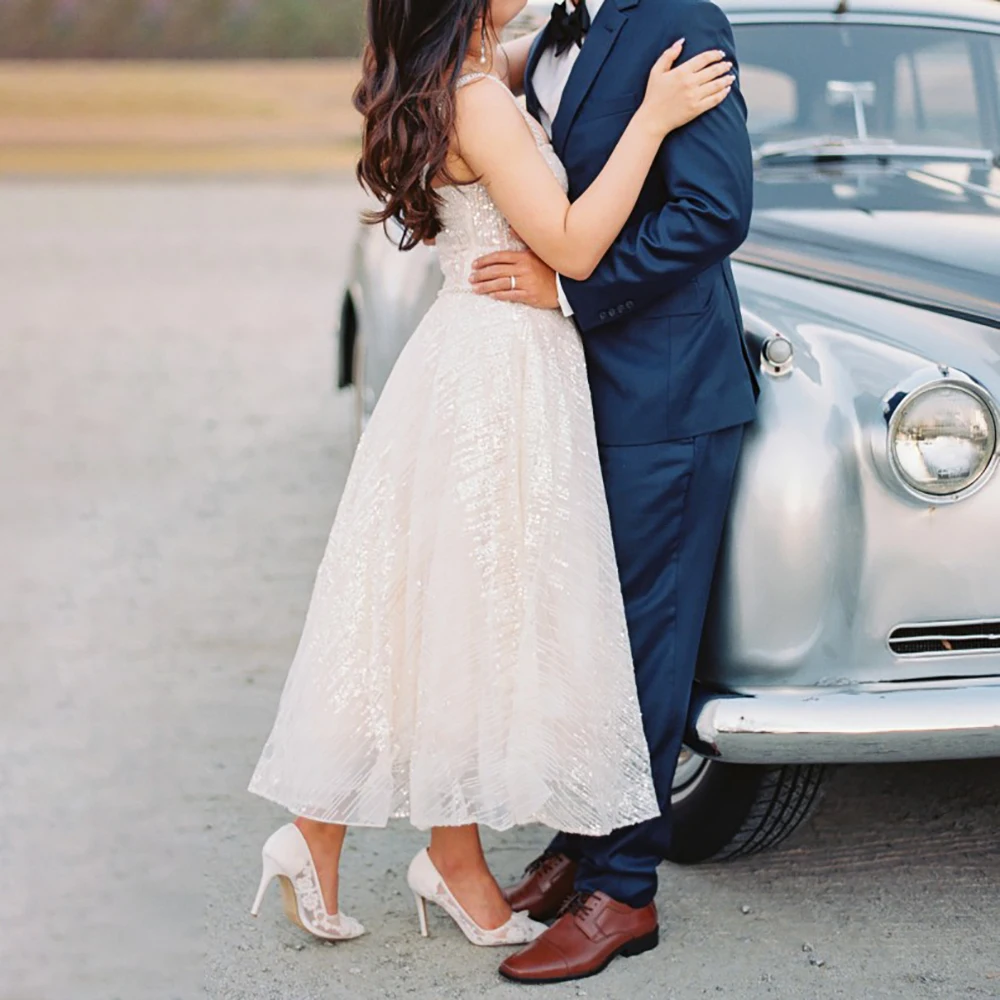 Vestido de novia brillante de corte A, longitud media, personalizado, deshuesado, correas anchas para los hombros, lentejuelas ostentosas, vestido de novia para recepción de compromiso