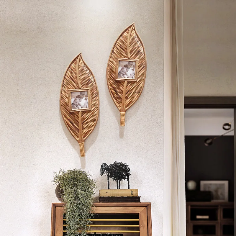 Wabi-sabi style creative photo frame hanging on the wall Japanese-style homestay entrance entrance wall reed wall